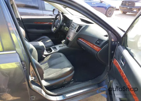 2010 Subaru Outback 2.5I Limited z USA, uszkodzony, nr VIN 4S4BRBJCXA3383797